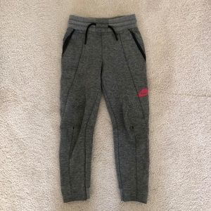 Nike Girls Tech Fleece Joggers Size 5